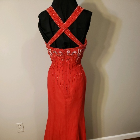 BEAUTIFUL CURVY CANDY APPLE RED DRESS - Picture 2 of 3
